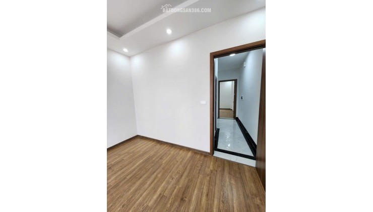 Cần bán gấp nhà Văn Miếu 46m 6 tầng, thang máy, gần ô tô hơn 12 tỷ